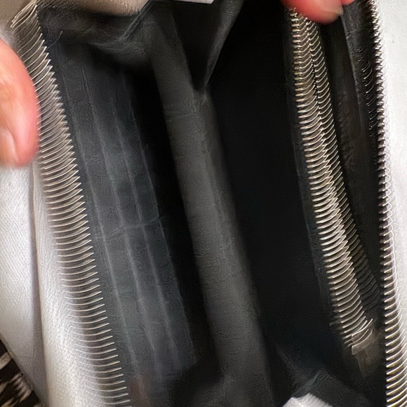 BVLGARI Black Wallet - Picture 3 of 7